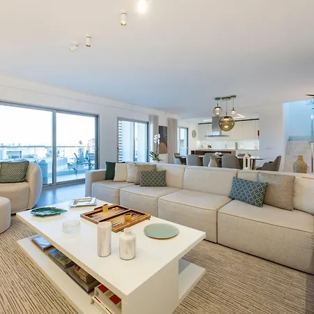 New # Luxury Penthouse By Alzira Apartment