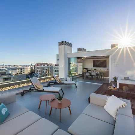 New # Luxury Penthouse By Alzira Apartment