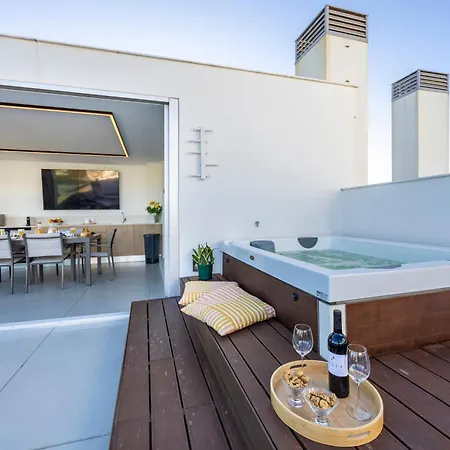 New # Luxury Penthouse By Alzira Apartment