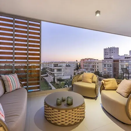 New # Luxury Penthouse By Alzira Apartment
