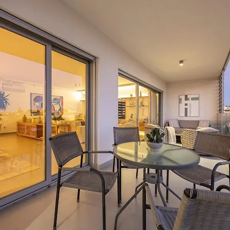 New # Luxury Penthouse By Alzira Apartment